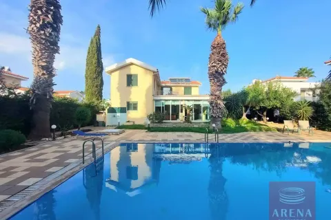 3 bedrooms Villa in Famagusta, Cyprus No. 30450 3