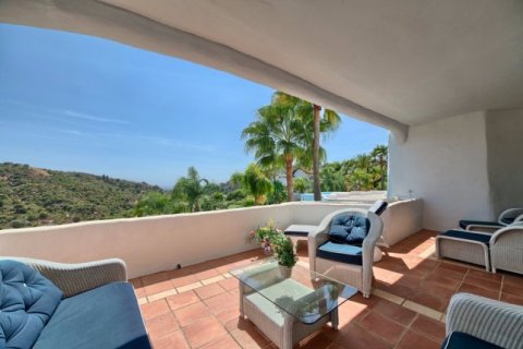 3 bedrooms Apartment in Benahavis, Spain No. 25174 2