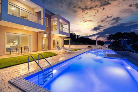 3 bedrooms Villa in Corfu, Greece No. 61635 1