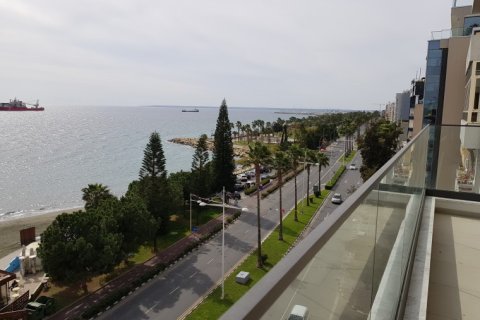 3 dormitorios Apartment en Limassol, Cyprus No. 69847 9